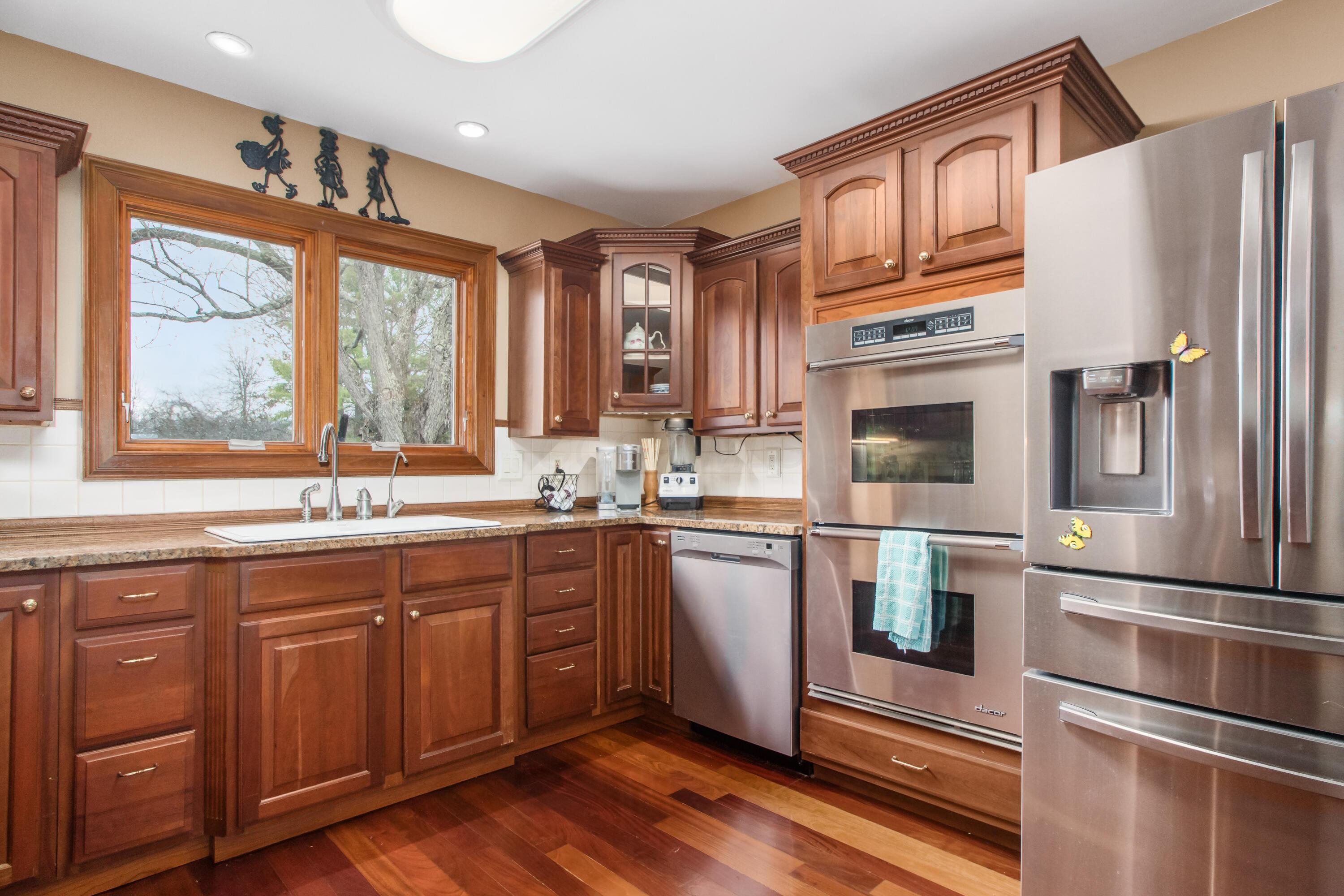 12580 Robins Road Westerville, OH 43082 - Photo 19 of 67 015_8ae7984_M_12580_Robins064