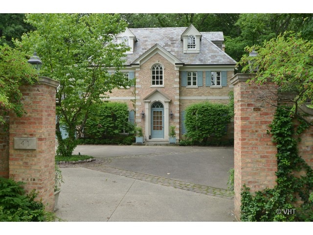 41 Locust Road Winnetka, IL 60093 - Photo 1 of 24 Gallery Image 1