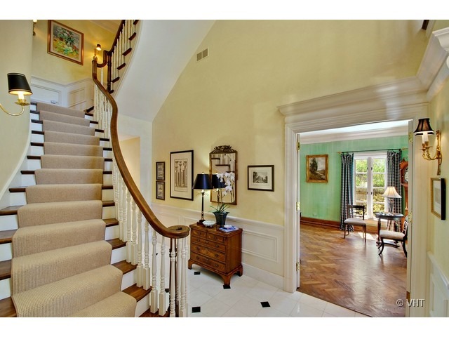 41 Locust Road Winnetka, IL 60093 - Photo 3 of 24 Gallery Image 3