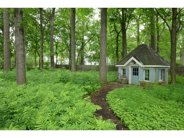 41 Locust Road Winnetka, IL 60093 - Photo 23 of 24 Gallery Image 23