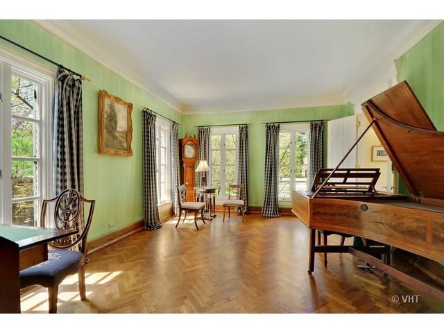 41 Locust Road Winnetka, IL 60093 - Photo 4 of 24 Gallery Image 4