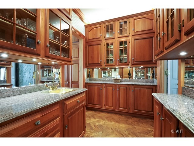 41 Locust Road Winnetka, IL 60093 - Photo 8 of 24 Gallery Image 8