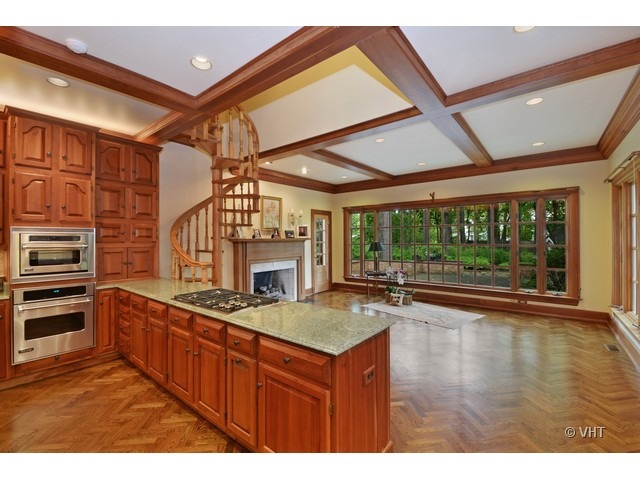 41 Locust Road Winnetka, IL 60093 - Photo 9 of 24 Gallery Image 9
