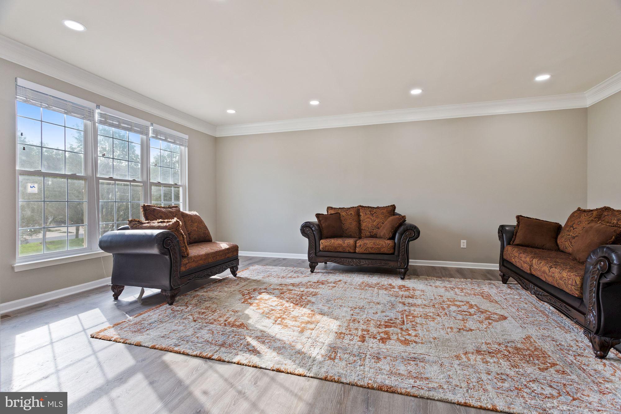 25272 McIntyre Square South Riding, VA 20152 - Photo 4 of 51 Living Room