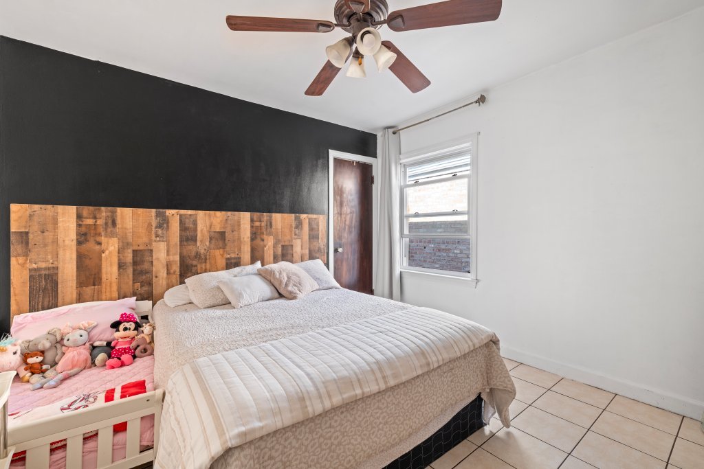 3737 West 70th Street Chicago, IL 60629 - Photo 13 of 37