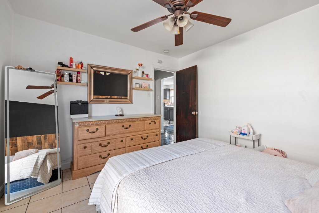 3737 West 70th Street Chicago, IL 60629 - Photo 14 of 37