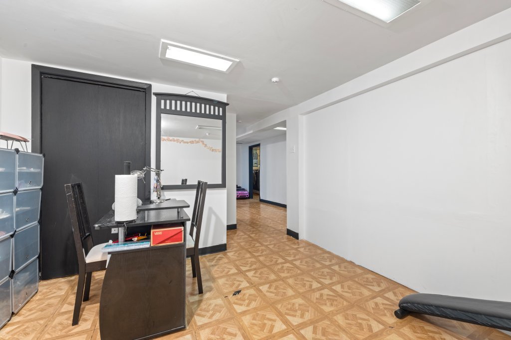 3737 West 70th Street Chicago, IL 60629 - Photo 23 of 37