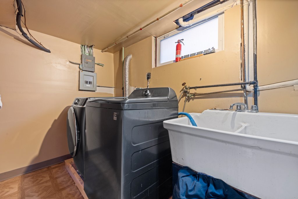 3737 West 70th Street Chicago, IL 60629 - Photo 28 of 37