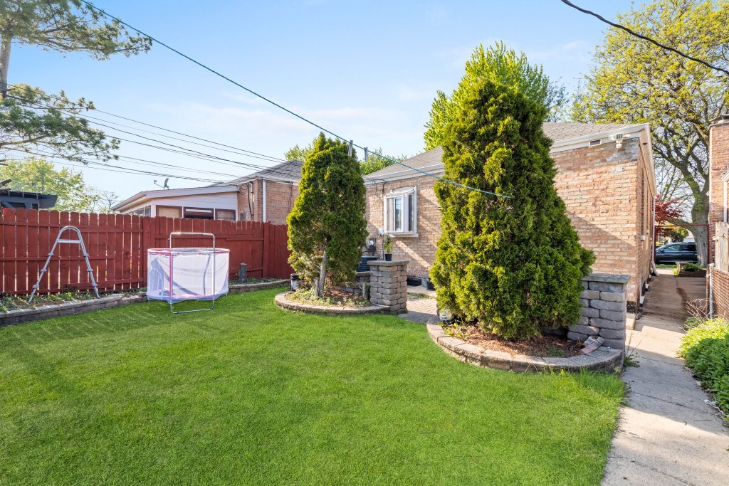 3737 West 70th Street Chicago, IL 60629 - Photo 36 of 37
