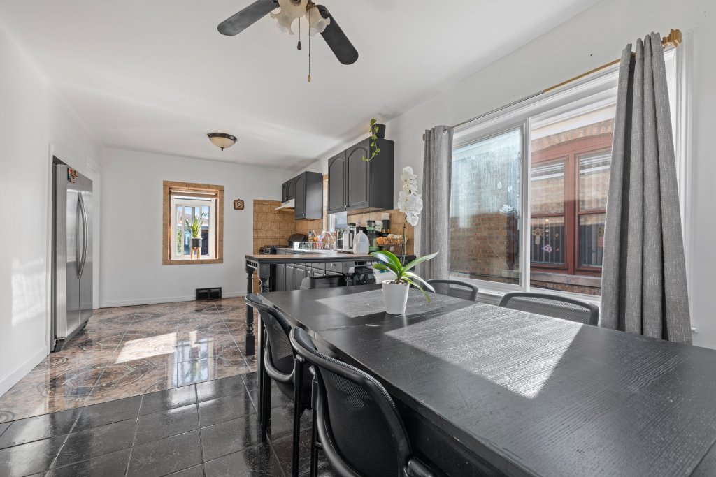 3737 West 70th Street Chicago, IL 60629 - Photo 6 of 37