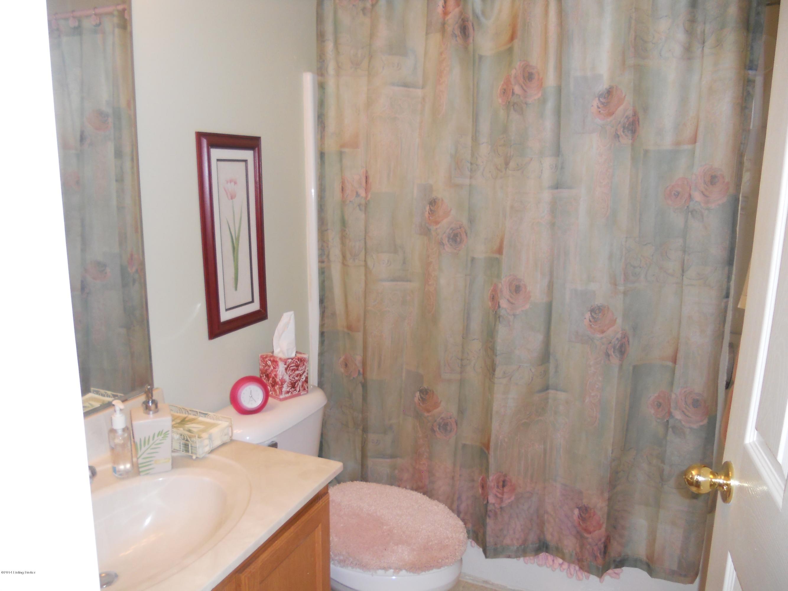 4219 Garden Ridge Road Crestwood, KY 40014 - Photo 11 of 19 Shower and Tub Combo