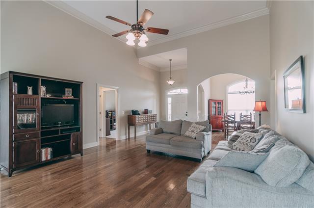 440 Quarry Road Gallatin, TN 37066 - Photo 3 of 16 SPACIOUS FAMILY ROOM OPEN TO FORMAL DINING ROOM