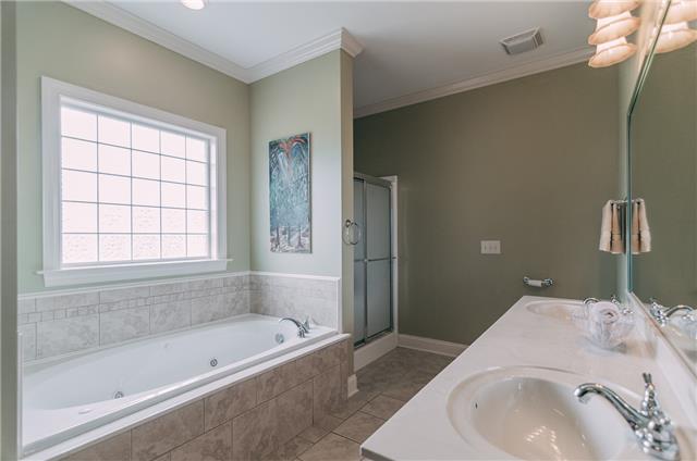440 Quarry Road Gallatin, TN 37066 - Photo 9 of 16 Master Bath