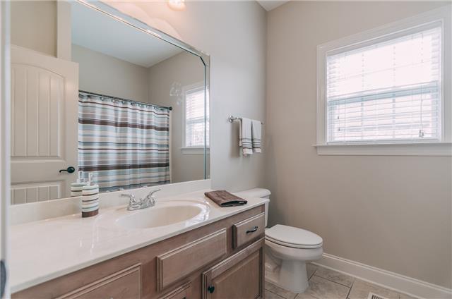 440 Quarry Road Gallatin, TN 37066 - Photo 10 of 16 HALL BATHROOM HAS BEEN FRESHLY PAINTED