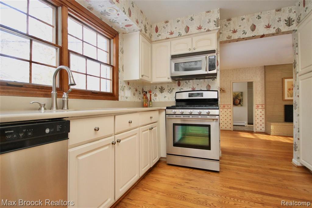 3138 Gilbert Ridge Drive West Bloomfield, MI 48322 - Photo 11 of 26