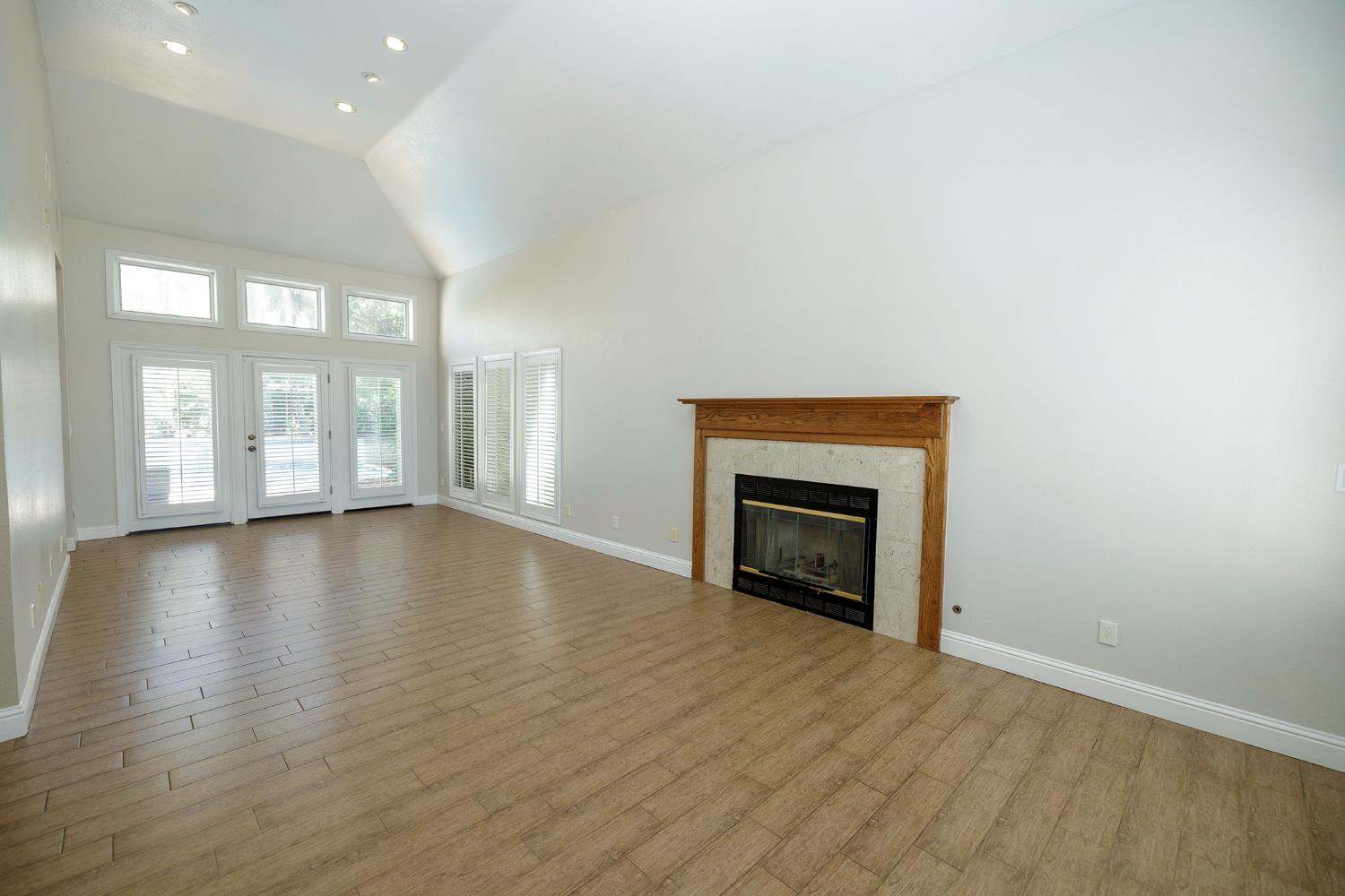 2708 Lake Front Court Modesto, CA 95355 - Photo 9 of 56