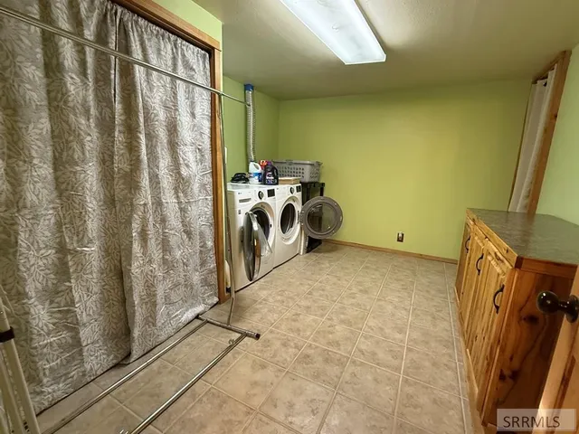 $370,000 | 2013 Westbrook Street, Idaho Falls, ID 83402