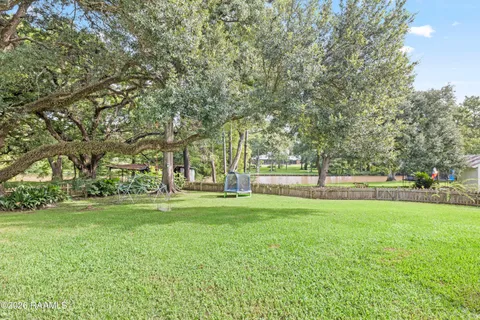 $695,000 | 1005 Loreauville Road, New Iberia, LA 70563