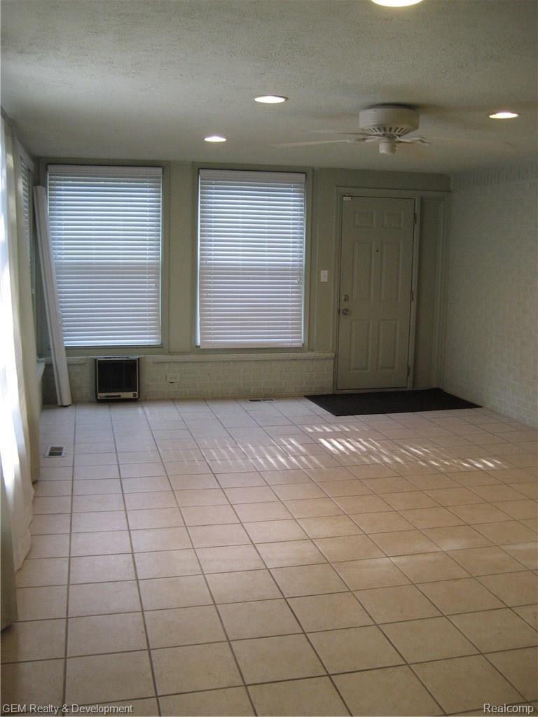 28420 Brandywine Road Farmington, MI 48334 - Photo 11 of 18 IMG_0959.JPG