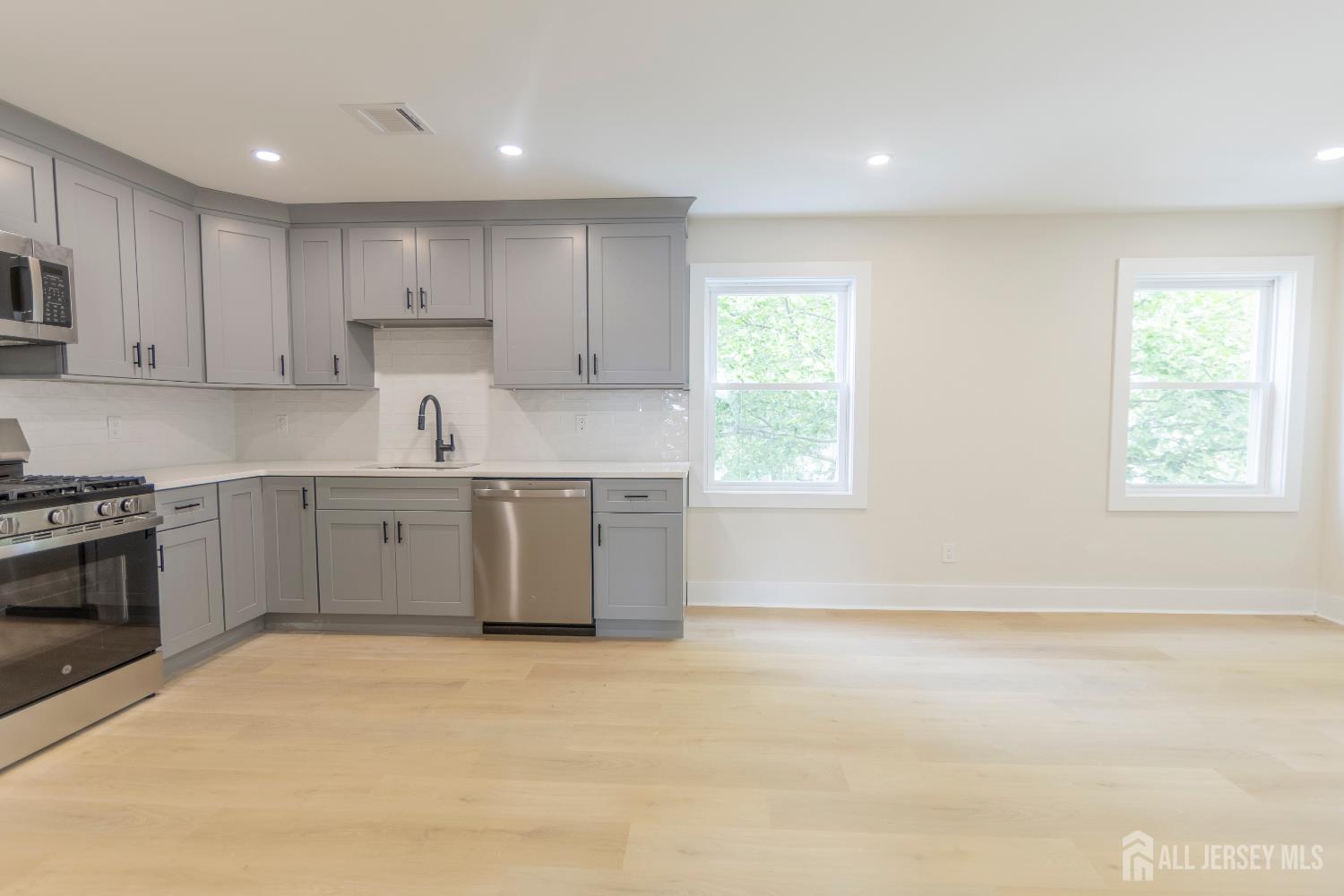 450 Packer Place, Unit 2 Perth Amboy, NJ 08861 - Photo 6 of 21