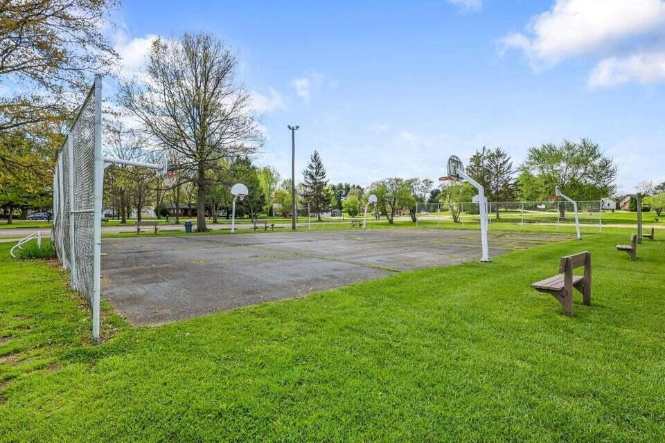417 Forward Pass Road Southwest Pataskala, OH 43062 - Photo 48 of 53 Beechwood Trails BB Courts