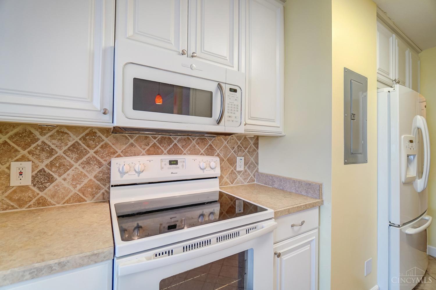 2444 Madison Road, Unit 202B Cincinnati, OH 45208 - Photo 20 of 34