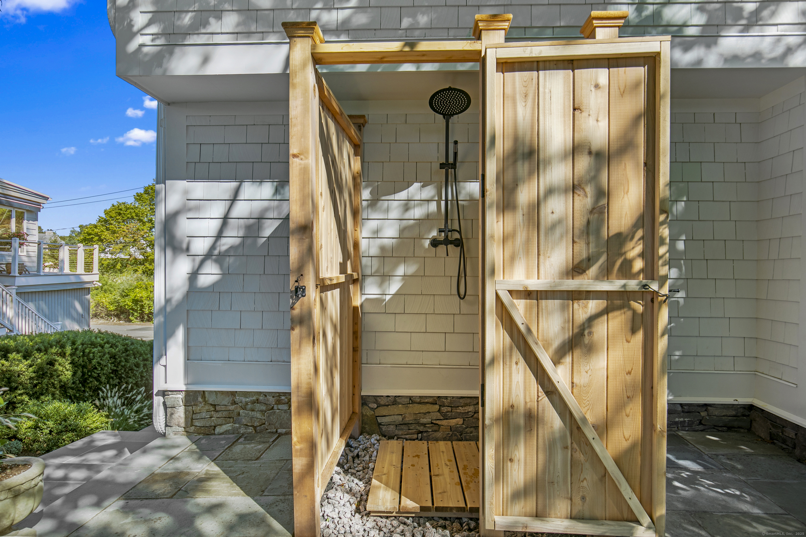 33 Thimble Farms Road Branford, CT 06405 - Photo 34 of 40 a bathroom with a shower
