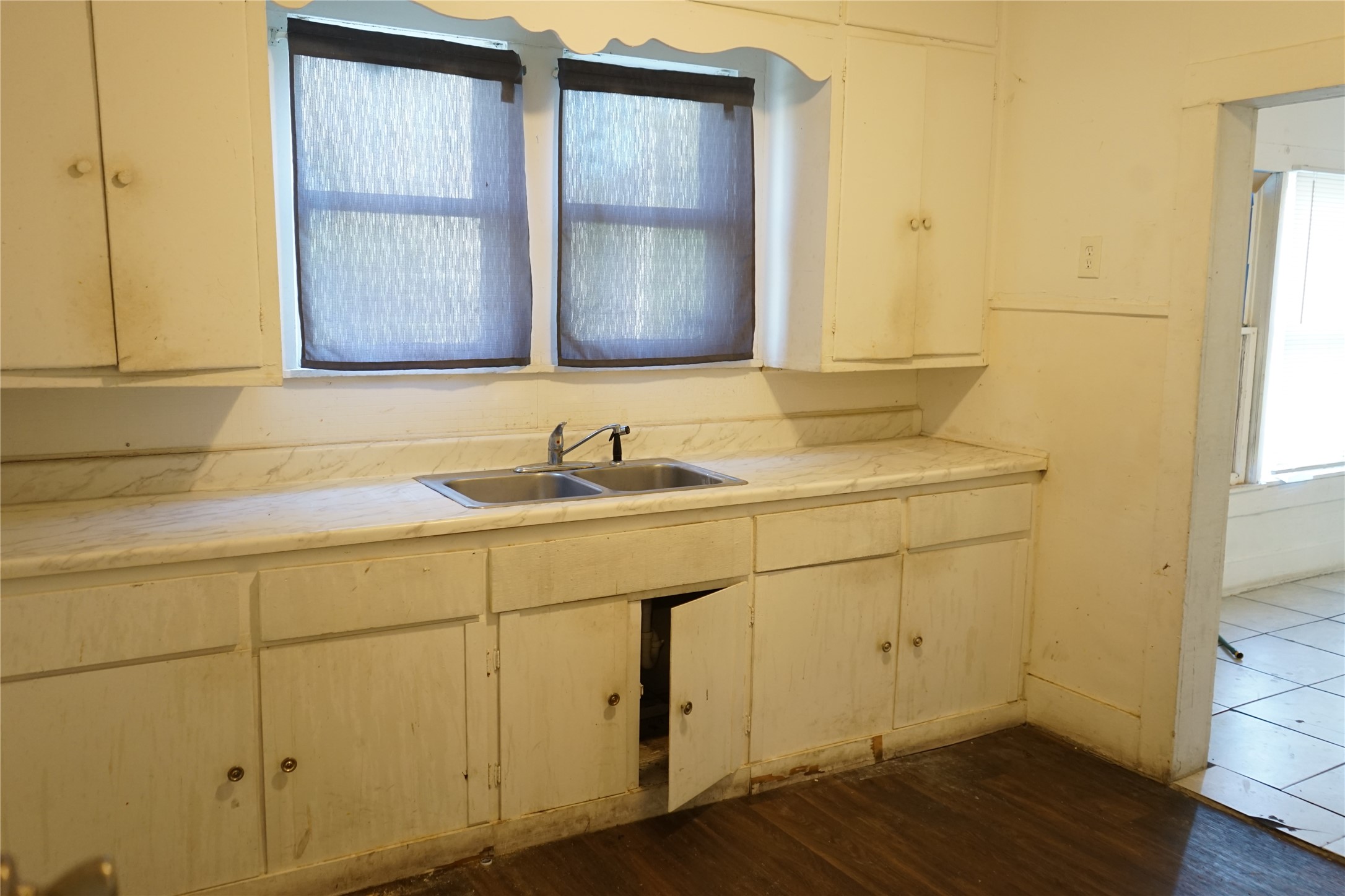 1419 Leaman Avenue Rosenberg, TX 77471 - Photo 13 of 17 a bathroom with a sink and a mirror