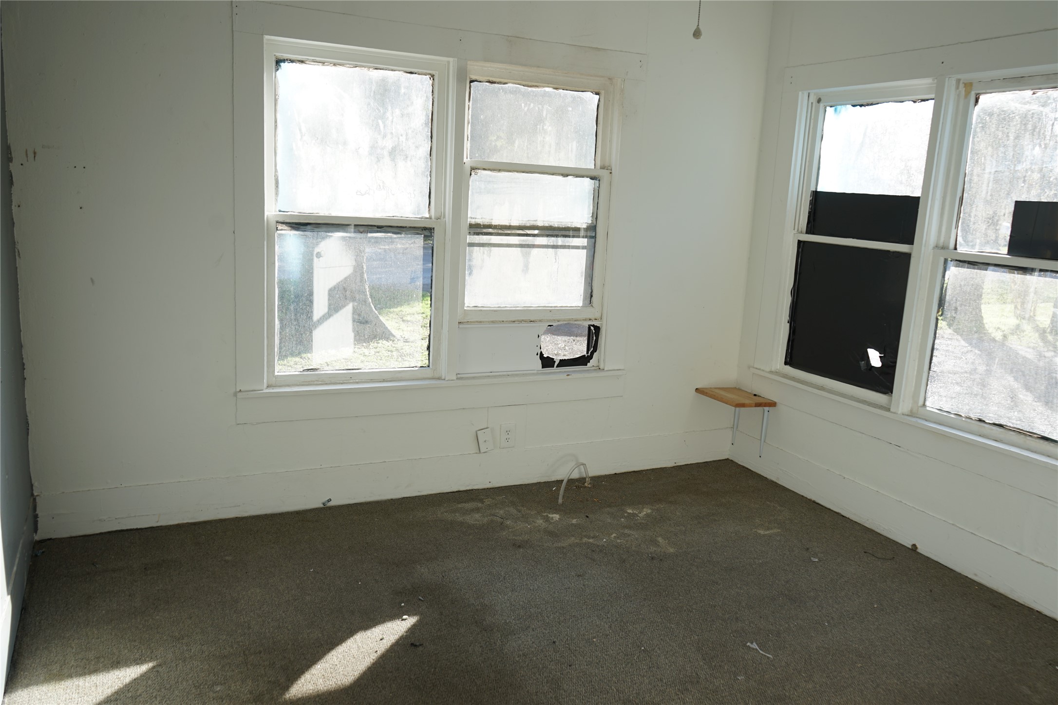 1419 Leaman Avenue Rosenberg, TX 77471 - Photo 7 of 17 an empty room with windows