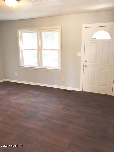 1949 Woodyard Road Riegelwood, NC 28456 - Photo 8 of 16 Livingroom