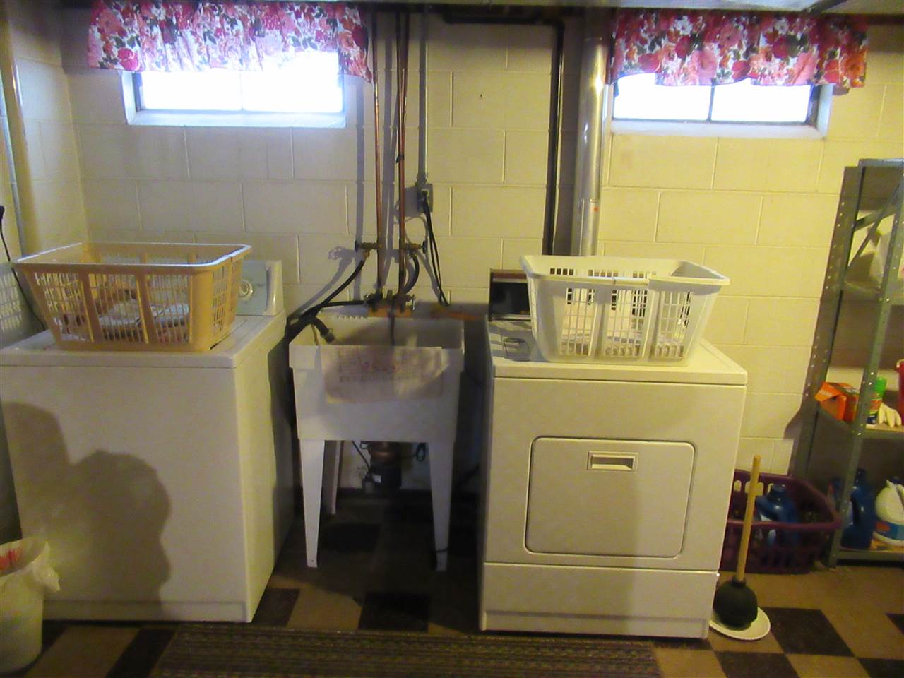 7137 Gillette Road Flushing, MI 48433 - Photo 25 of 47 50035426-24.JPG