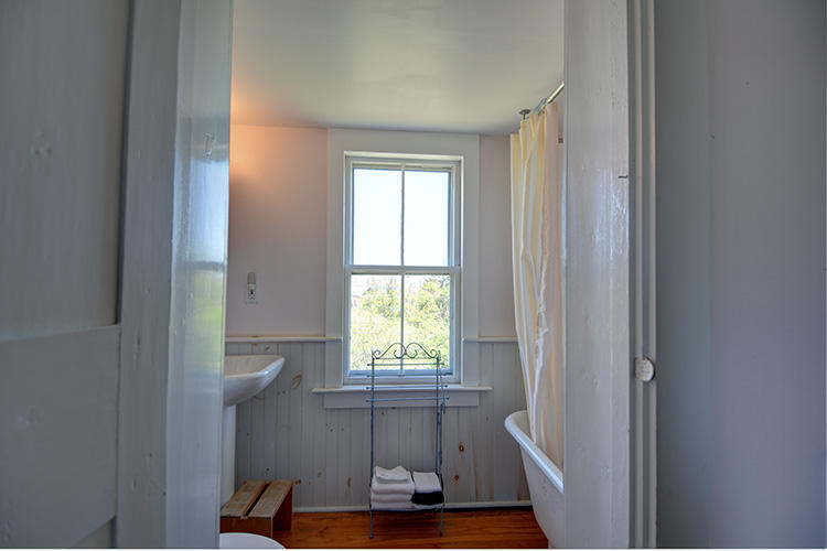 71 Lighthouse Road Aquinnah, MA 02535 - Photo 23 of 28 DSC_1019