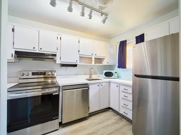 $165,000 | 5363 Southeast Miles Grant Road, Unit D202, Stuart, FL 34997