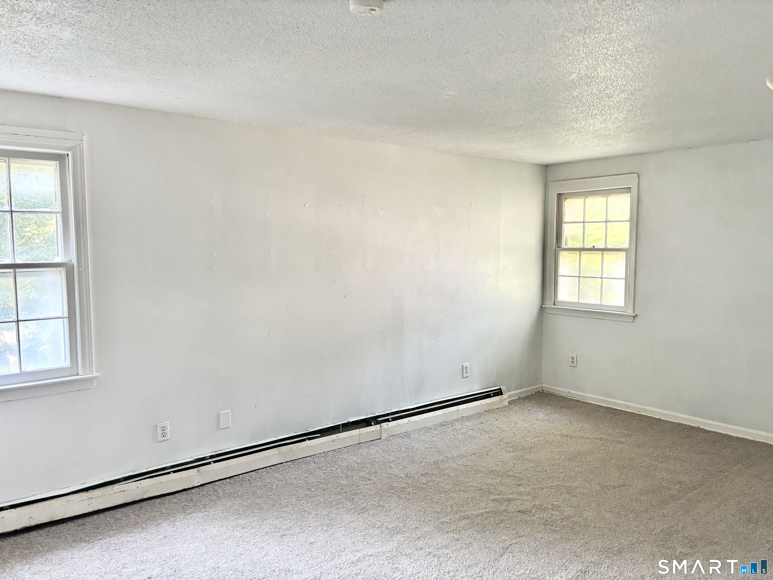 369 Bidwell Street Manchester, CT 06040 - Photo 9 of 13
