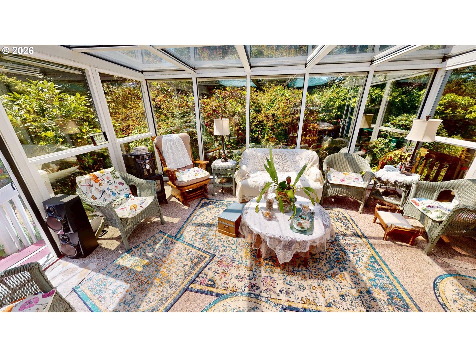 95010 Greggs Creek Road Gold Beach, OR 97444 - Photo 12 of 34 Solarium