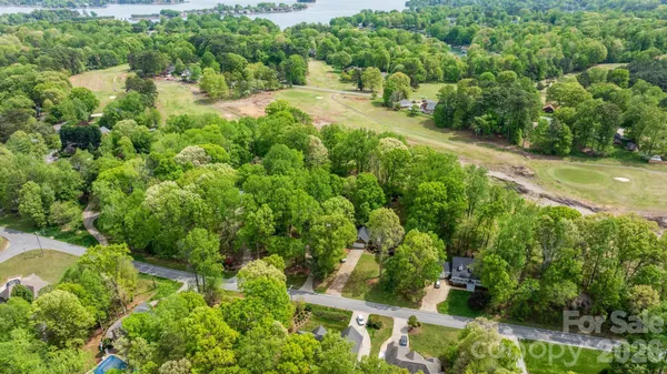 $609,900 | 7867 Golf Course Drive North, Denver, NC 28037