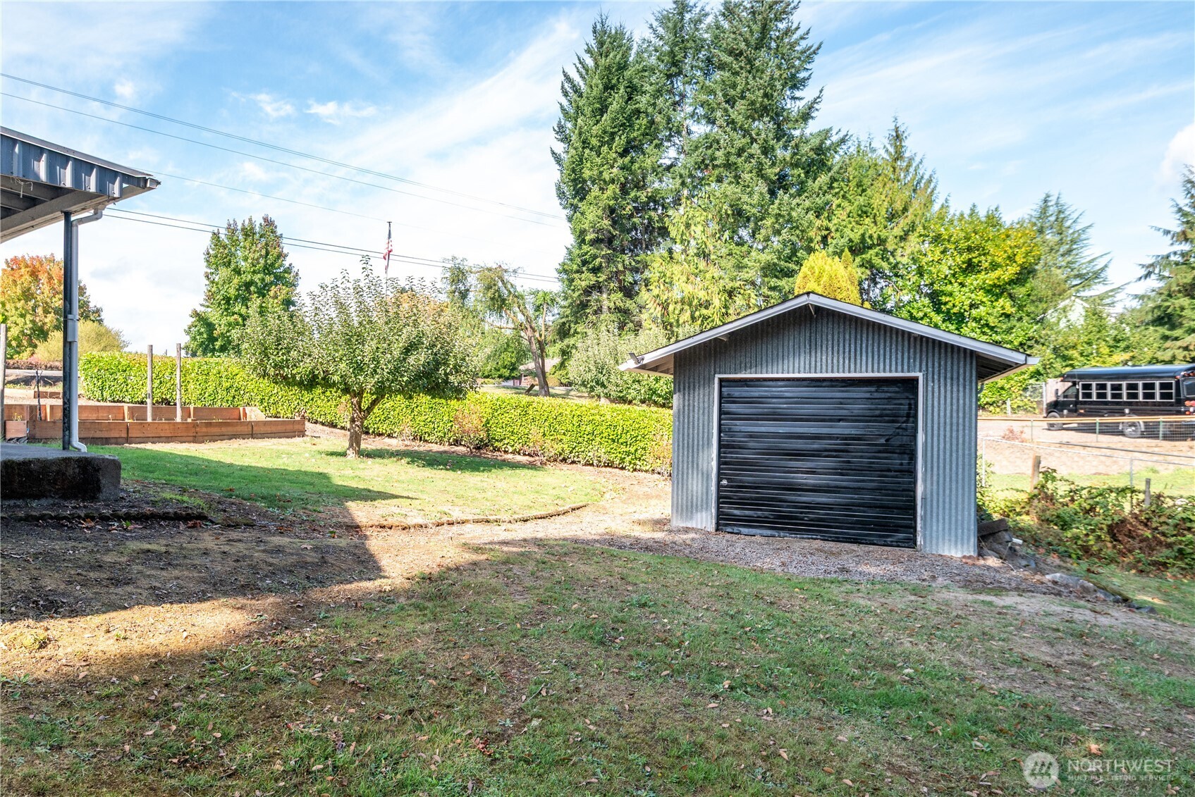 4630 Pleasant Hill Road Kelso, WA 98626 - Photo 30 of 39 a house with a yard