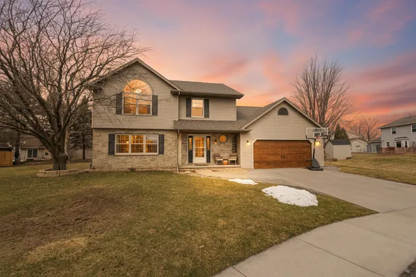 $399,900 | 2310 Graceland Court, Oshkosh, WI 54904