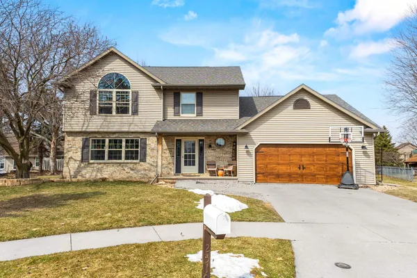 $399,900 | 2310 Graceland Court, Oshkosh, WI 54904