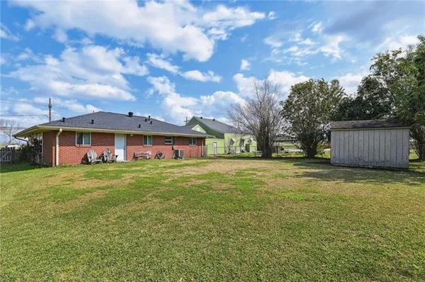 $195,000 | 15457 River Road, Hahnville, LA 70057