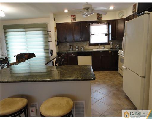 33 Winton Road East Brunswick, NJ 08816 - Photo 11 of 18 Gallery Image 11