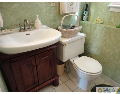 33 Winton Road East Brunswick, NJ 08816 - Photo 13 of 18 Gallery Image 13