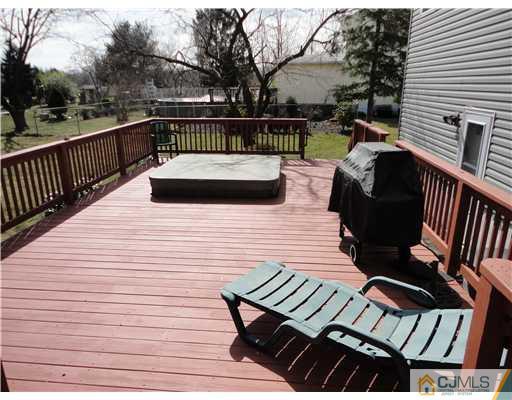 33 Winton Road East Brunswick, NJ 08816 - Photo 15 of 18 Gallery Image 15