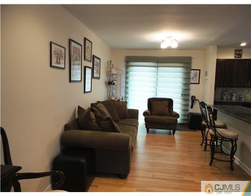 33 Winton Road East Brunswick, NJ 08816 - Photo 3 of 18 Gallery Image 3