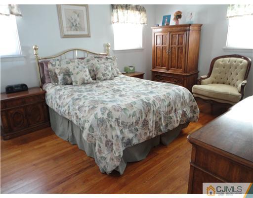 33 Winton Road East Brunswick, NJ 08816 - Photo 6 of 18 Gallery Image 6