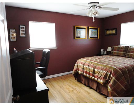 33 Winton Road East Brunswick, NJ 08816 - Photo 9 of 18 Gallery Image 9