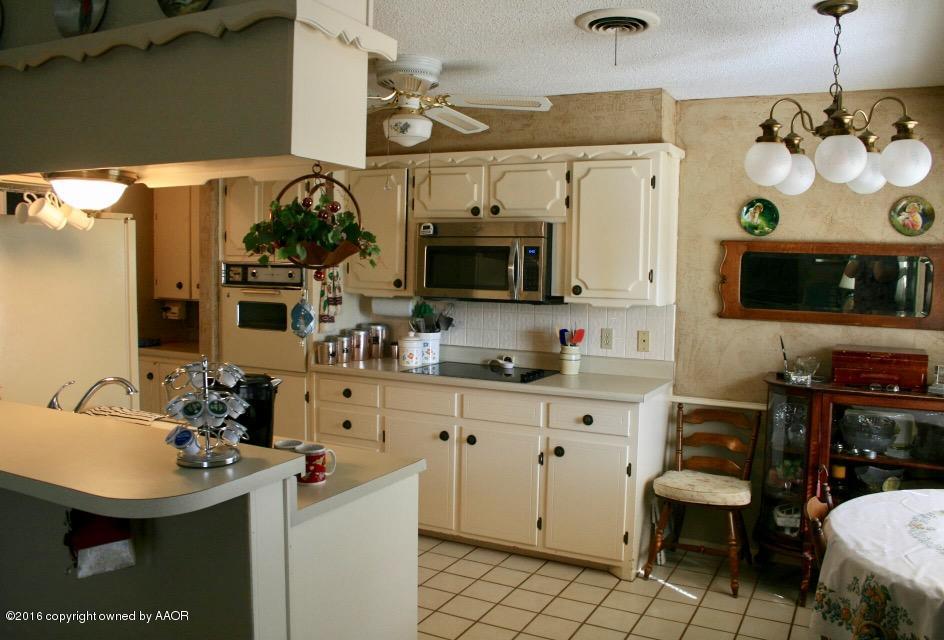 5117 Leland Drive Amarillo, TX 79110 - Photo 10 of 25 kitchen2