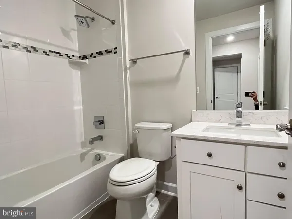 $3,100 | 13230 Woodland Park Road, Unit 1J, Herndon, VA 20171