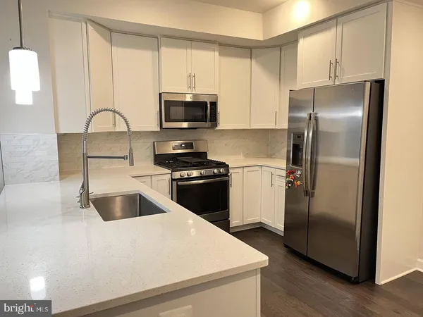 $3,100 | 13230 Woodland Park Road, Unit 1J, Herndon, VA 20171