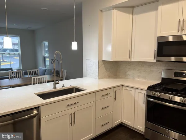$3,100 | 13230 Woodland Park Road, Unit 1J, Herndon, VA 20171